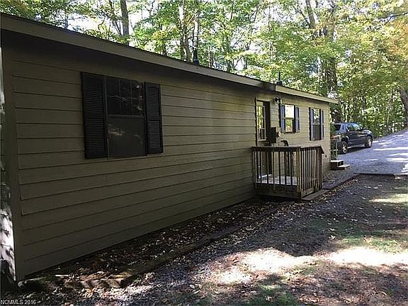 4th image of 186 Hamlin Lane