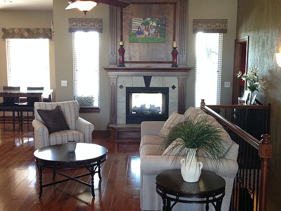 FRONT MAIN LIVING
