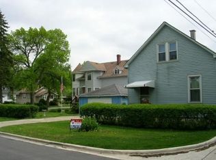 3900 Grove Ave, Brookfield, IL 60513