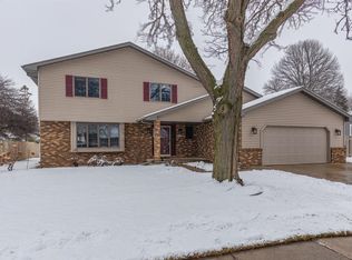 1624 S Fidelis St, Appleton, WI 54915