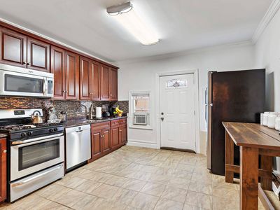 21 Grace St, Jersey City, NJ, 07307