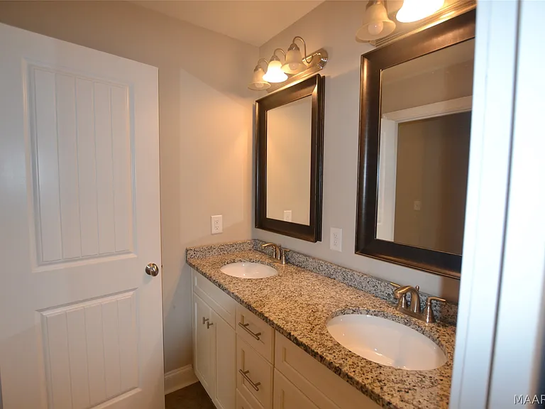 1111 Benjamin Way — Photo 17
