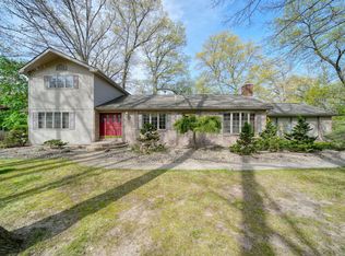 216 Wickenham Dr, Spring Arbor, MI 49283