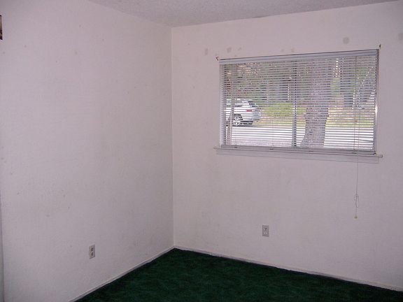 4th image of 490 Lake Tahoe Blvd