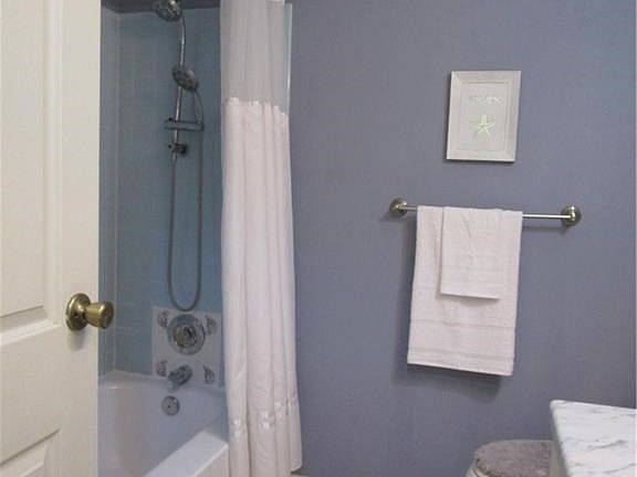 3rd image of 81 Oakhill Dr