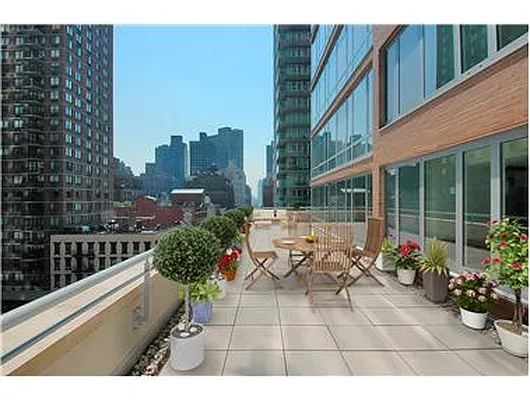Rented by Douglas Elliman | media 16