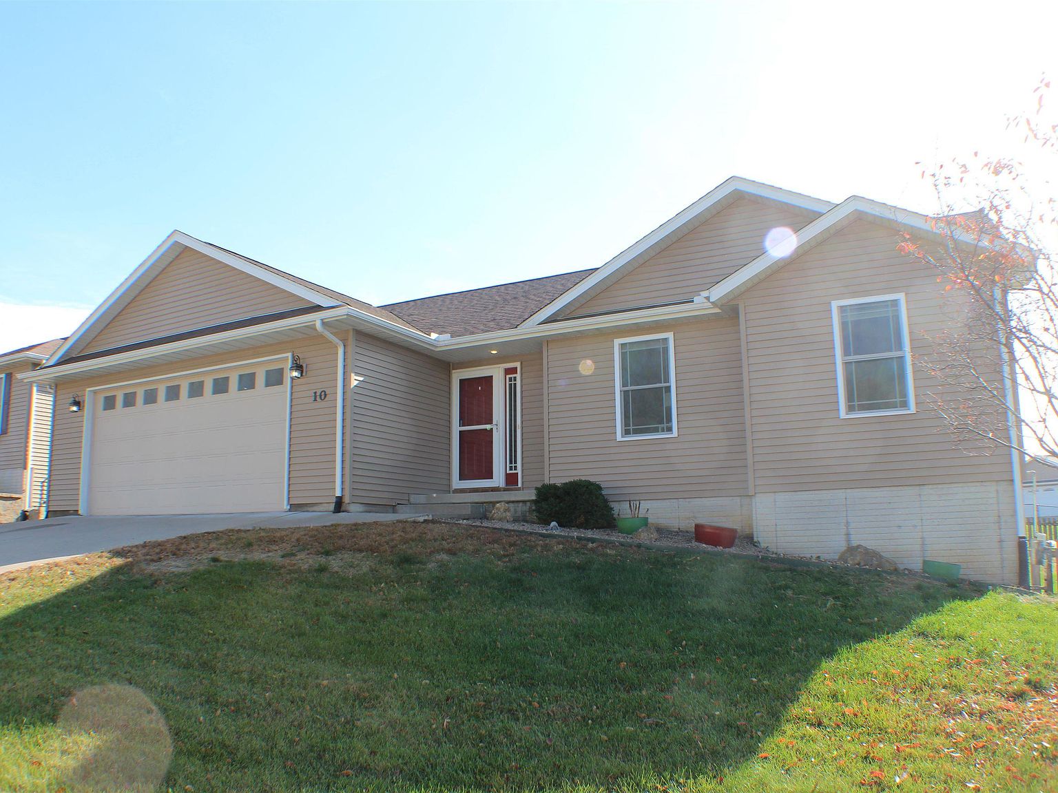 10 Oakley Dr, Le Claire, IA 52753 Zillow