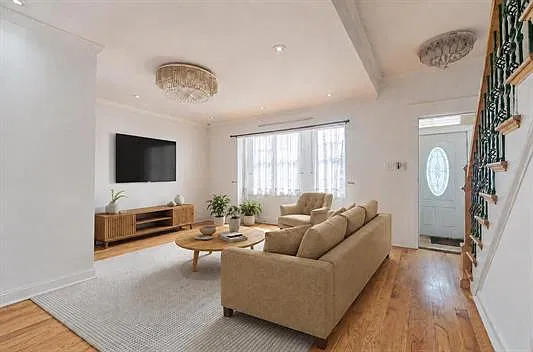 3 bed, 1638 sqft, $2,995 — Photo 3