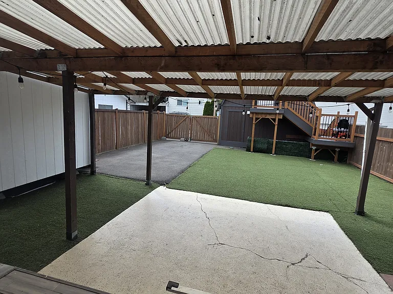 4020 Hoyt Ave — Photo 13