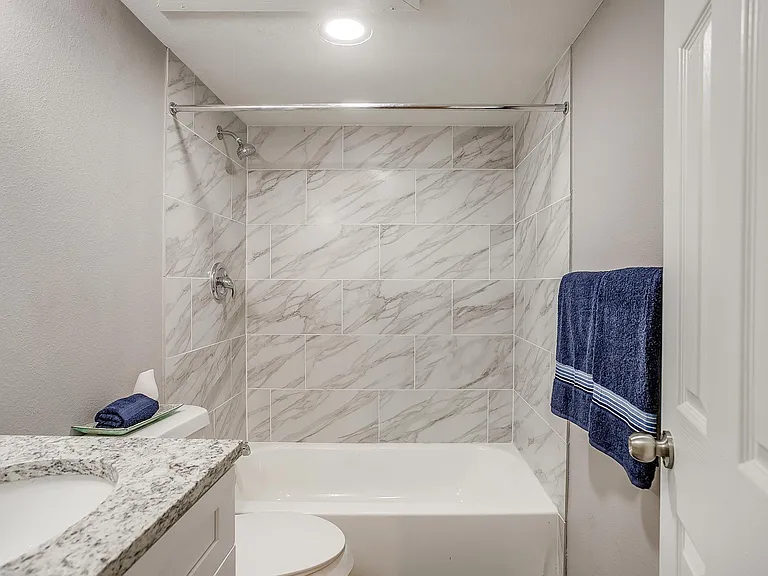 Vista Buena Apartments — Photo 10