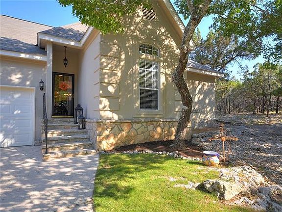 5th image of 10 Lakewood Cir