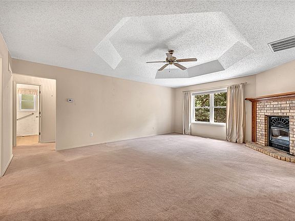 5th image of 2 Newburgh Ln