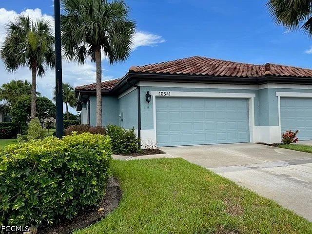 10541 Diamante Way — Photo 1