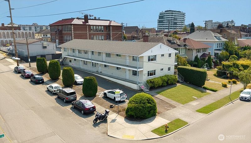 4th image of 2501 Rucker Avenue