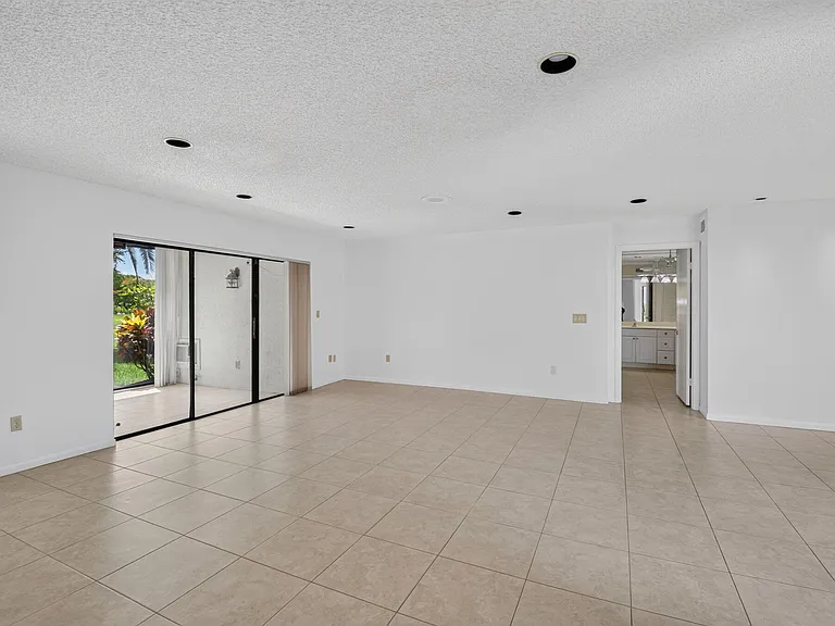 9264 Vista Del Lago #A — Photo 14