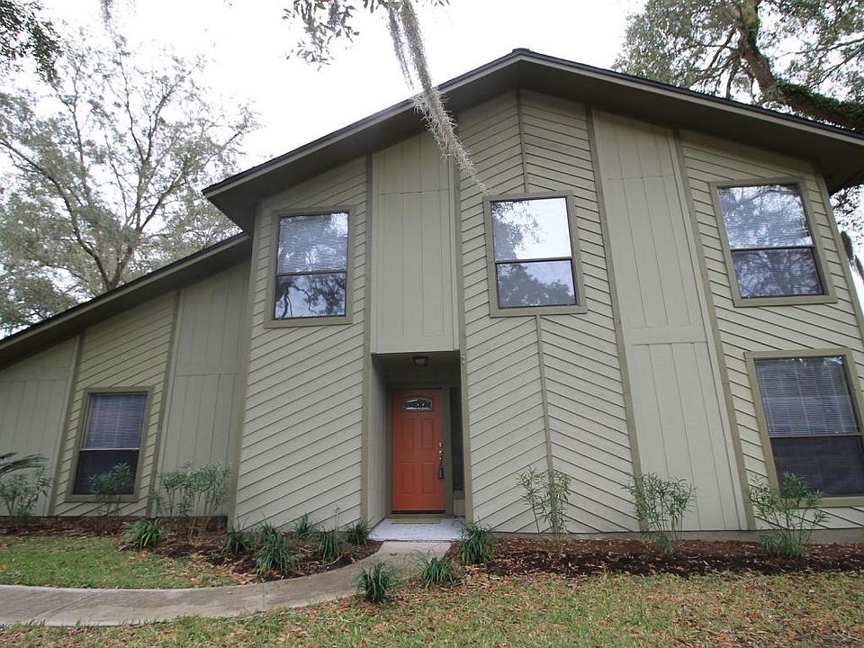 2nd image of 13137 Rivergate Ln