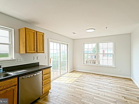 5th image of 543 S Spinnaker Ln