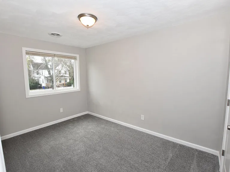 1324 W 38th St — Photo 10
