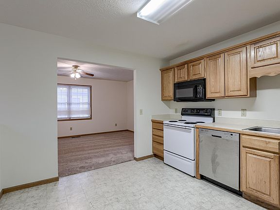 5th image of 425 NW 20th St