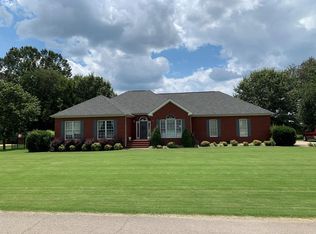 206 Lonnie Dr, Muscle Shoals, AL 35661