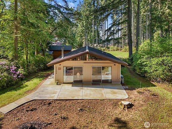 3rd image of 11104 Leschi Circle