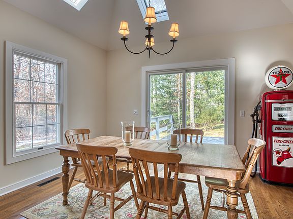 2nd image of 22 Georgica Woods Ln