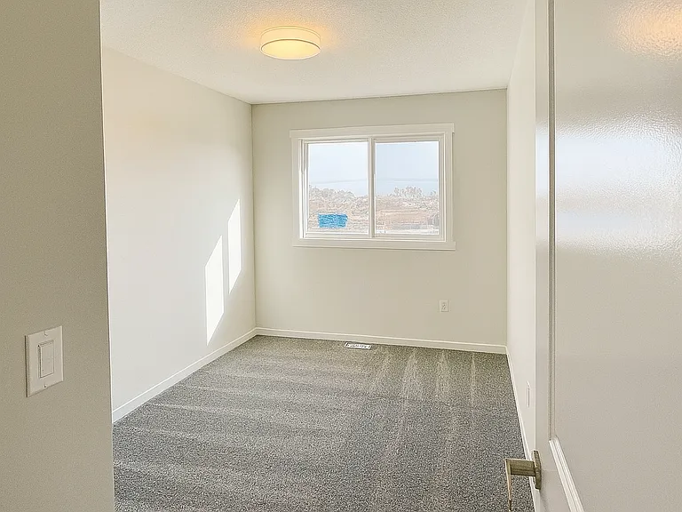1033 Aster Blvd NW — Photo 16