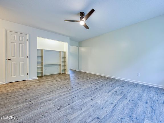 5th image of 1113 Valley Dr