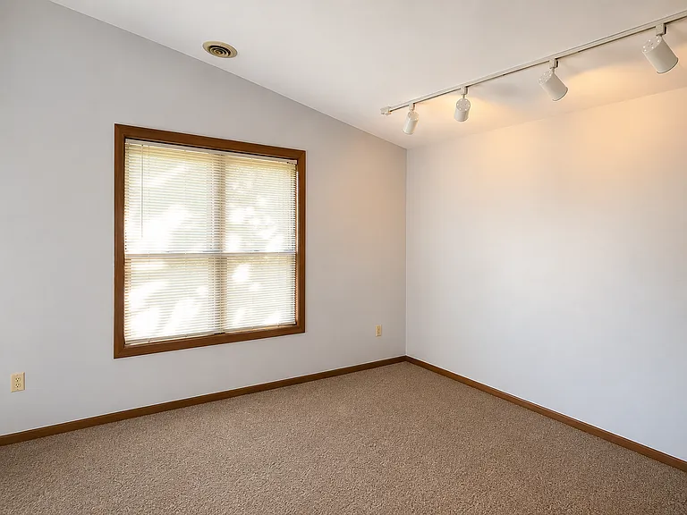 209 Columbus St #A — Photo 4