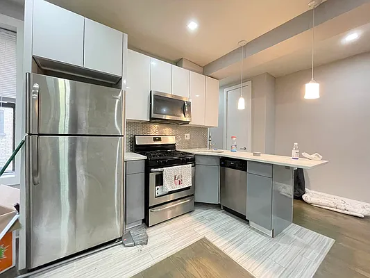 Rented by Bruma Realty LLC | media 4