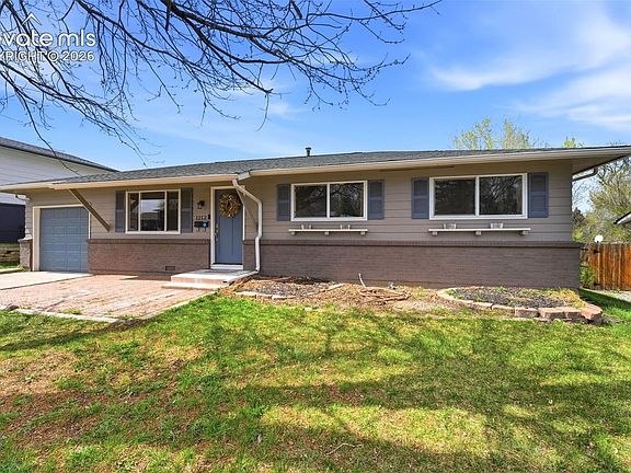 3rd image of 1212 Rainier Drive