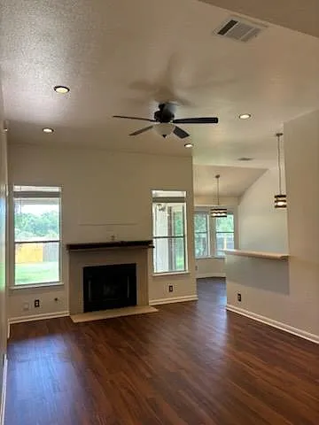 322 Meadowside Dr — Photo 4
