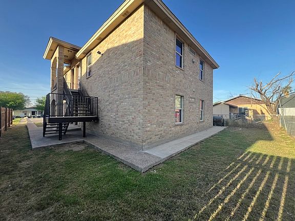 4th image of 3006 E Stewart St #1