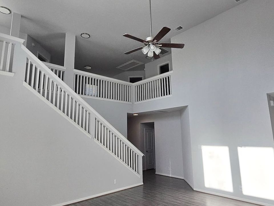1st image of 10039 Pine Valley Ct