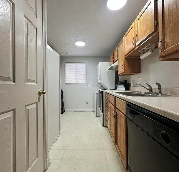 759 W 400 N #B — Photo 5
