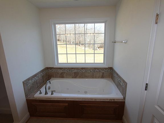 5th image of 4931 Summerville Ln