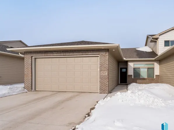 2507 S Kinderhook Ave, Sioux Falls, SD 57106