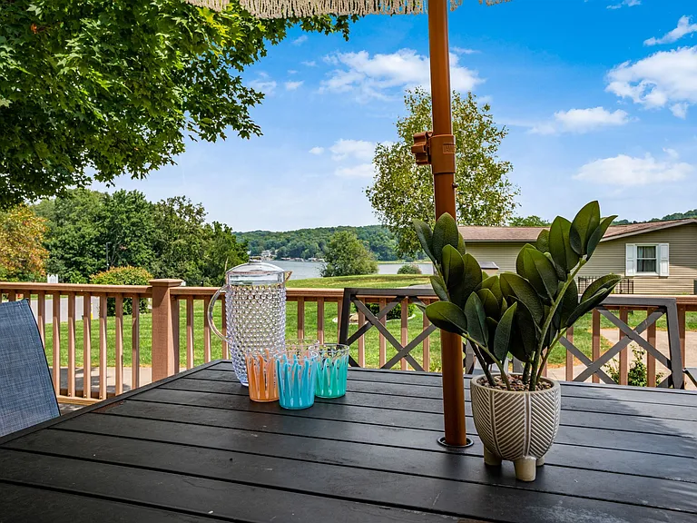 305 Ridgeway Dr — Photo 11