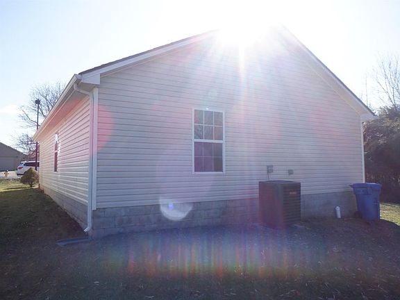 4th image of 189 Lucille Ln