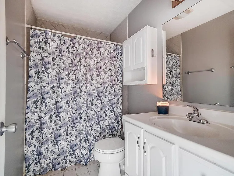5713 Mango Ln — Photo 25