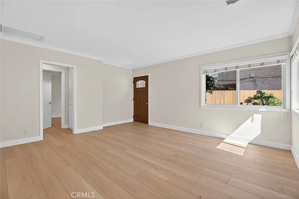 Building Photo - 607 N Mar Vista Ave #1
