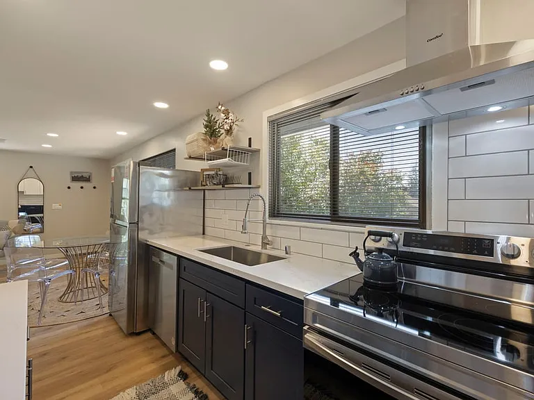 5116 S Brighton St — Photo 2