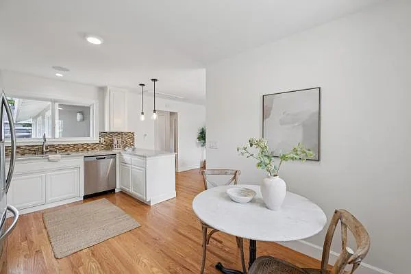 103 Belwood Gtwy — Photo 13