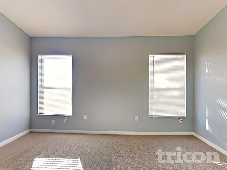 308 9th St NE — Photo 7