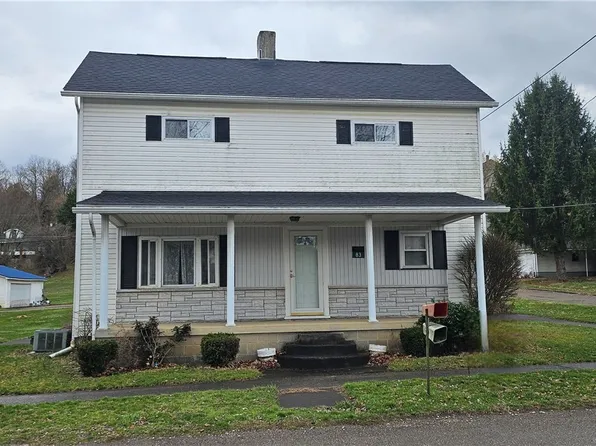 83 Sycamore St, Adena, OH 43901