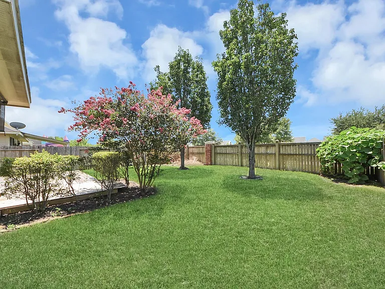 7330 Jacobs Well Dr — Photo 22