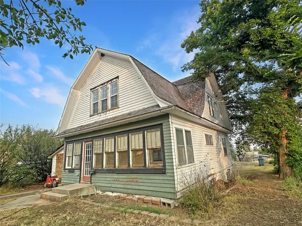 138 2nd Ave SE, Cut Bank, MT 59427