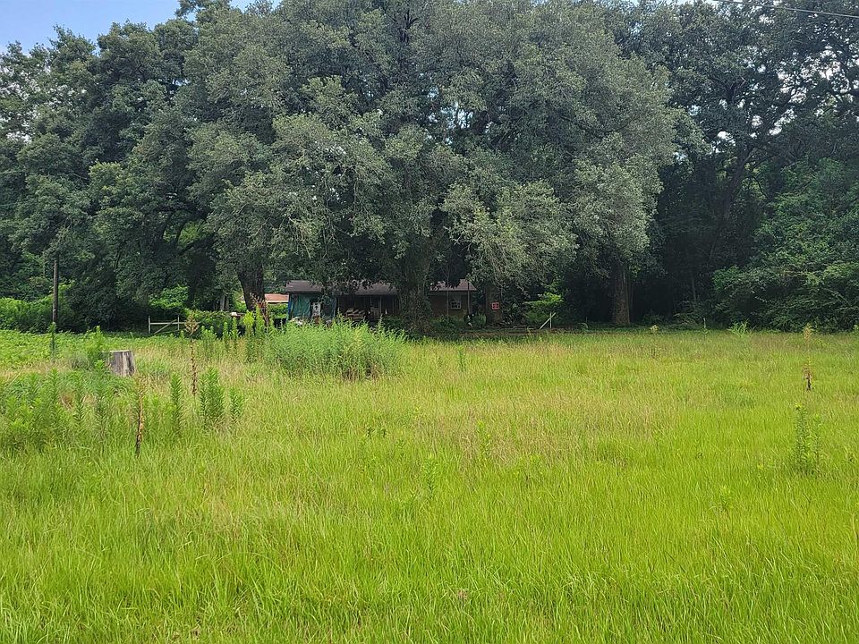 1st image of 605 W Railroad St