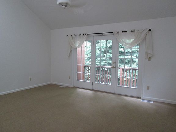 3rd image of 2 Annes Wood Ln