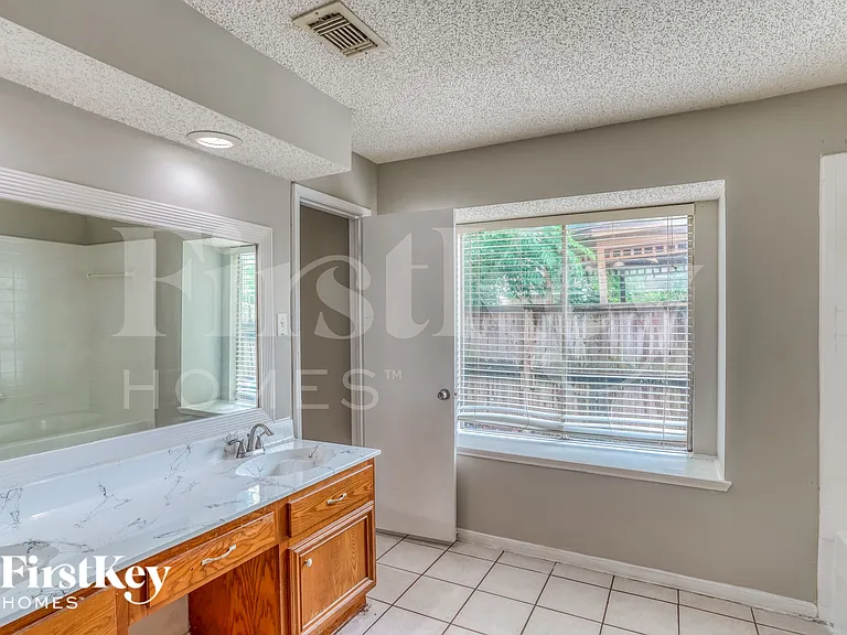 12838 Ashford Meadow Dr — Photo 13